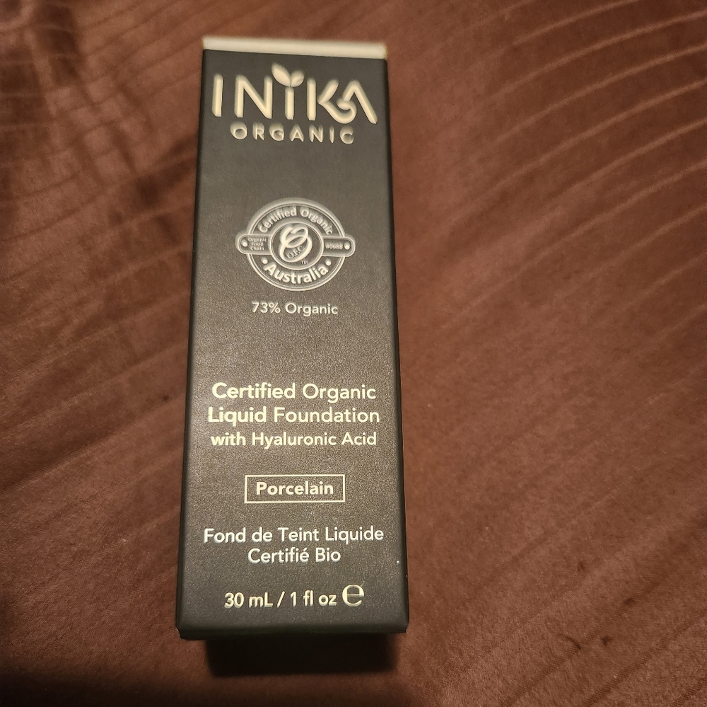 INIKA ORGANIC LIQUID FOUNDATION